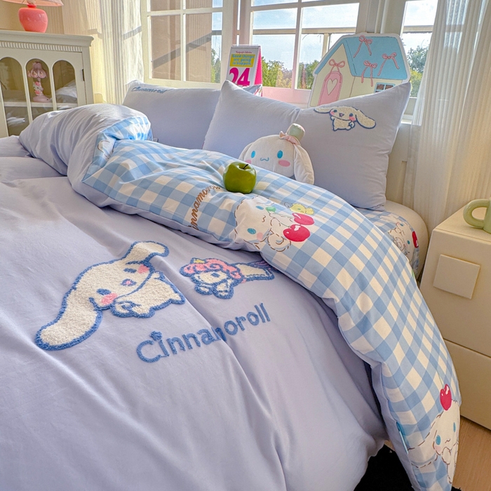 91家纺网 家纺一手货源 找家纺 艾特你 2025新款三丽鸥水洗云朵棉毛巾绣四件套-三丽鸥 木马狗