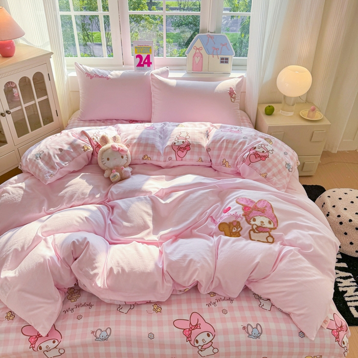 91家纺网 家纺一手货源 找家纺 艾特你 2025新款三丽鸥水洗云朵棉毛巾绣四件套-三丽鸥 松鼠美乐-粉