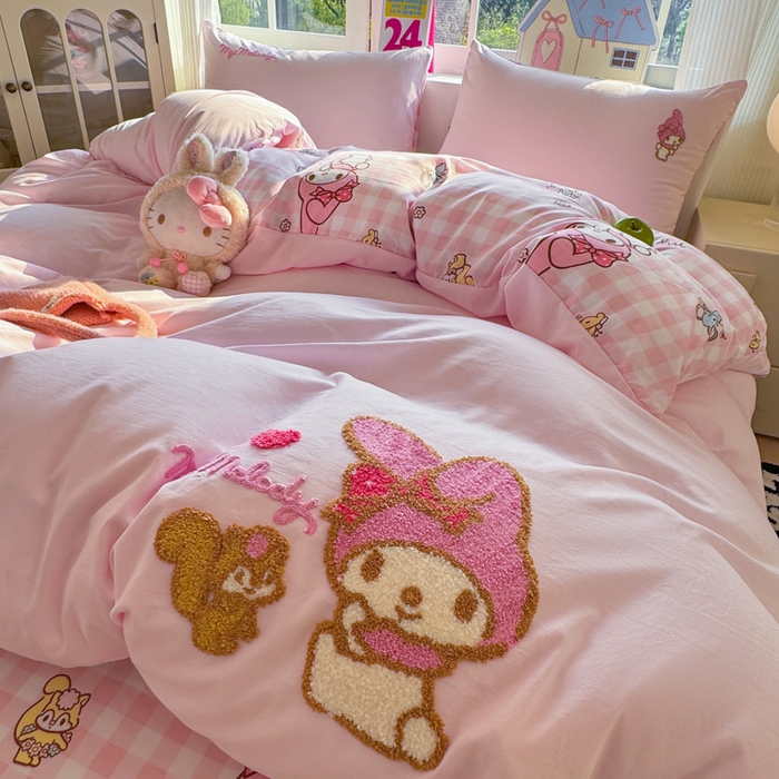 91家纺网 家纺一手货源 找家纺 艾特你 2025新款三丽鸥水洗云朵棉毛巾绣四件套-三丽鸥 松鼠美乐-粉