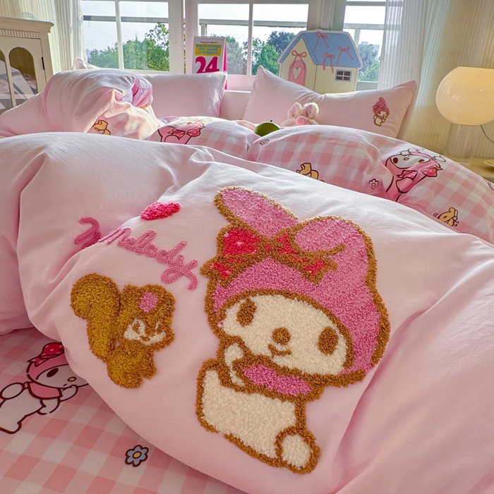 91家纺网 家纺一手货源 找家纺 艾特你 2025新款三丽鸥水洗云朵棉毛巾绣四件套-三丽鸥 松鼠美乐-粉