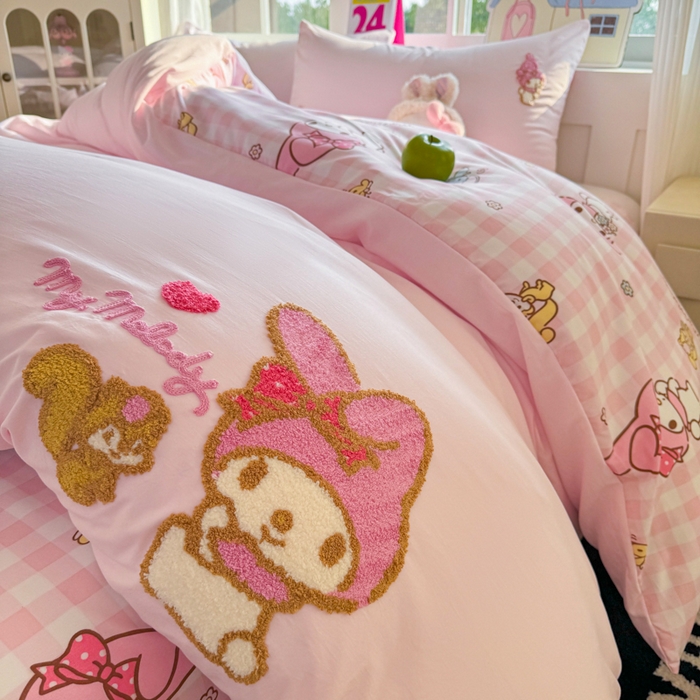 91家纺网 家纺一手货源 找家纺 艾特你 2025新款三丽鸥水洗云朵棉毛巾绣四件套-三丽鸥 松鼠美乐-粉