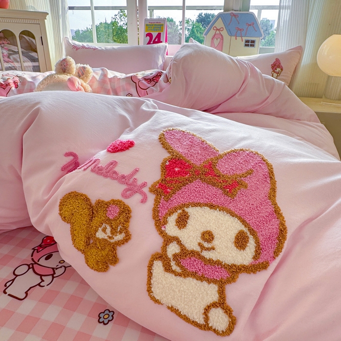 91家纺网 家纺一手货源 找家纺 艾特你 2025新款三丽鸥水洗云朵棉毛巾绣四件套-三丽鸥 松鼠美乐-粉