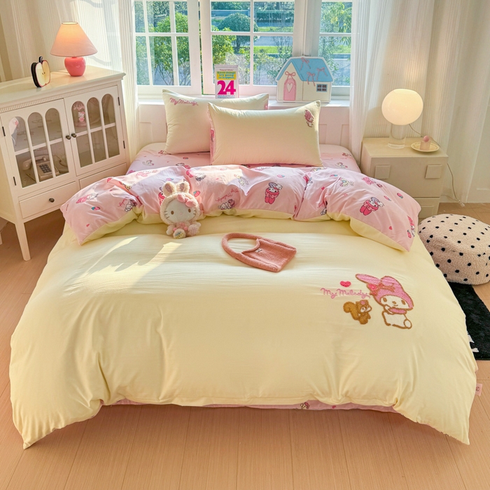 91家纺网 家纺一手货源 找家纺 艾特你 2025新款三丽鸥水洗云朵棉毛巾绣四件套-三丽鸥 松鼠美乐-黄