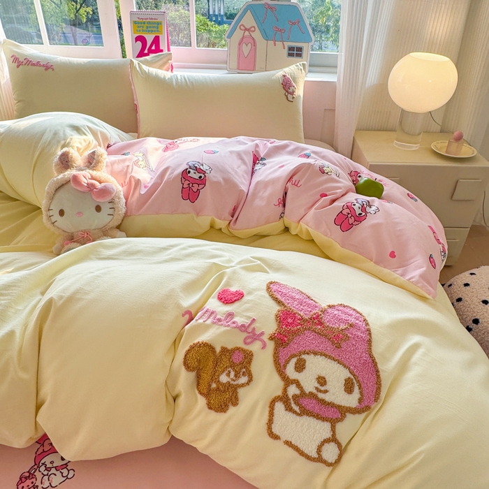 91家纺网 家纺一手货源 找家纺 艾特你 2025新款三丽鸥水洗云朵棉毛巾绣四件套-三丽鸥 松鼠美乐-黄