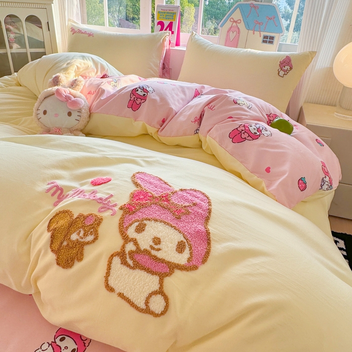 91家纺网 家纺一手货源 找家纺 艾特你 2025新款三丽鸥水洗云朵棉毛巾绣四件套-三丽鸥 松鼠美乐-黄