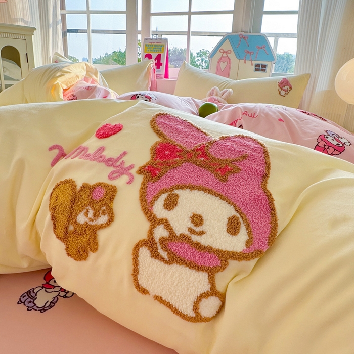 91家纺网 家纺一手货源 找家纺 艾特你 2025新款三丽鸥水洗云朵棉毛巾绣四件套-三丽鸥 松鼠美乐-黄