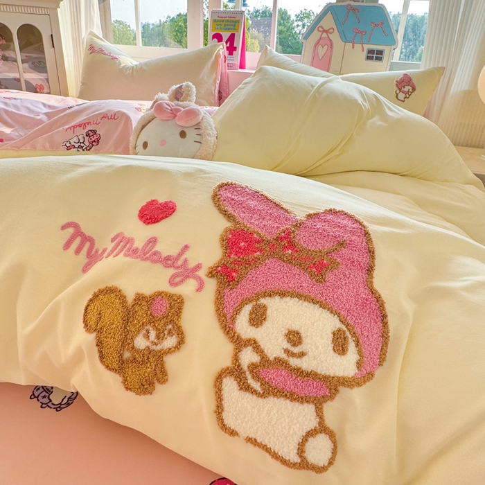 91家纺网 家纺一手货源 找家纺 艾特你 2025新款三丽鸥水洗云朵棉毛巾绣四件套-三丽鸥 松鼠美乐-黄