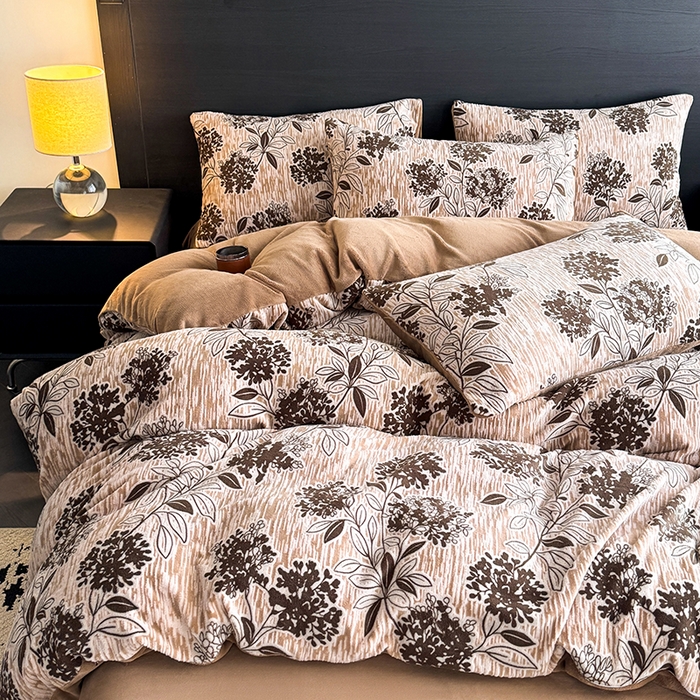 91家纺网 家纺一手货源 找家纺 卡罗兰 2025新款雕花烂花牛奶绒套件-缠花枝系列 缠花枝-绣球