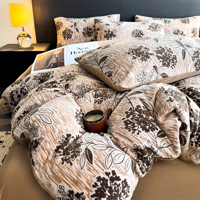 91家纺网 家纺一手货源 找家纺 卡罗兰 2025新款雕花烂花牛奶绒套件-缠花枝系列 缠花枝-绣球