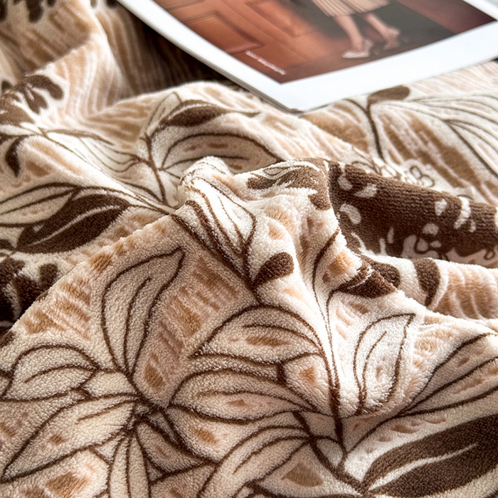 91家纺网 家纺一手货源 找家纺 卡罗兰 2025新款雕花烂花牛奶绒套件-缠花枝系列 缠花枝-绣球