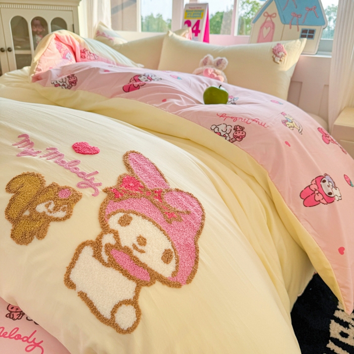 91家纺网 家纺一手货源 找家纺 艾特你 2025新款三丽鸥水洗云朵棉毛巾绣四件套-三丽鸥 松鼠美乐-黄