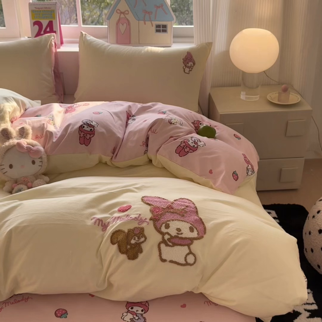 91家纺网 家纺一手货源 找家纺 艾特你 2025新款三丽鸥水洗云朵棉毛巾绣四件套-三丽鸥 松鼠美乐-黄