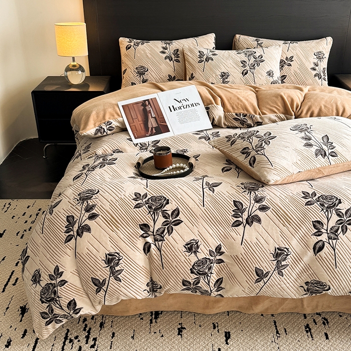 91家纺网 家纺一手货源 找家纺 卡罗兰 2025新款雕花烂花牛奶绒套件-缠花枝系列 缠花枝-玫瑰