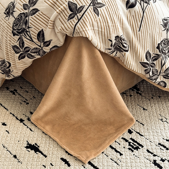 91家纺网 家纺一手货源 找家纺 卡罗兰 2025新款雕花烂花牛奶绒套件-缠花枝系列 缠花枝-玫瑰