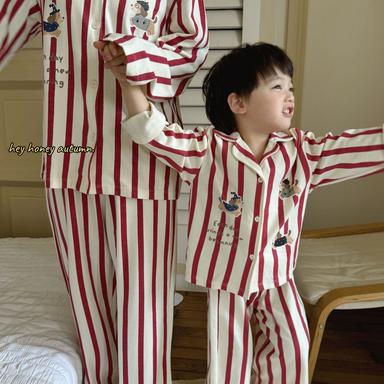 91家纺网 家纺一手货源 找家纺 （总）【只代发】2025新款母子大小卷 Hey honey儿童亲子款舒适棉毛针织家居服套装秋冬睡衣一件代发