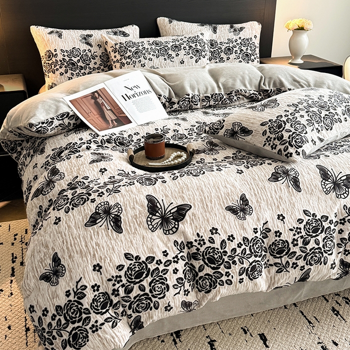 91家纺网 家纺一手货源 找家纺 卡罗兰 2025新款雕花烂花牛奶绒套件-缠花枝系列 缠花枝-蝶恋花灰色