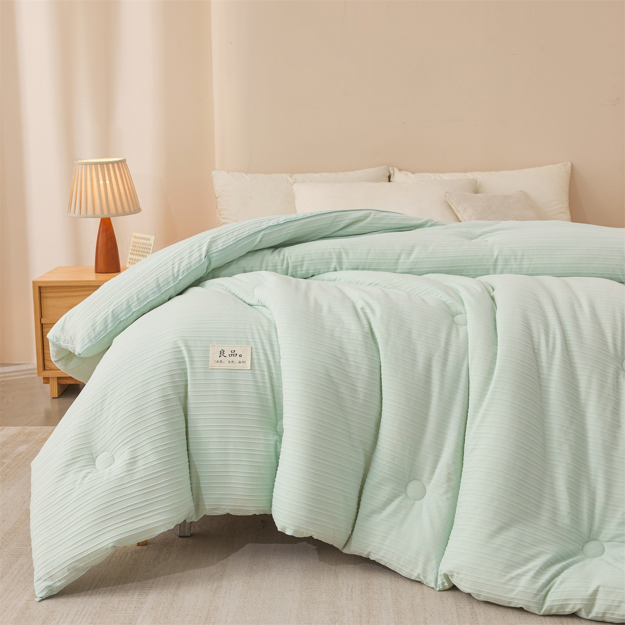 91家纺网 家纺一手货源 找家纺 易博家纺 2025新款无印风良品类提花竖条泡泡纱被冬被被芯春秋被空调被 果绿