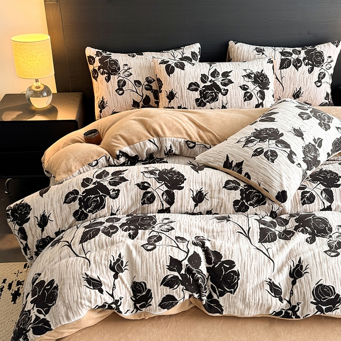 91家纺网 家纺一手货源 找家纺 卡罗兰 2025新款雕花烂花牛奶绒套件-缠花枝系列 缠花枝-蔷薇