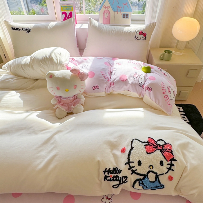 91家纺网 家纺一手货源 找家纺 艾特你 2025新款三丽鸥水洗云朵棉毛巾绣四件套-三丽鸥 甜心Kitty-白