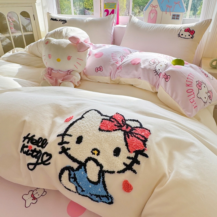 91家纺网 家纺一手货源 找家纺 艾特你 2025新款三丽鸥水洗云朵棉毛巾绣四件套-三丽鸥 甜心Kitty-白