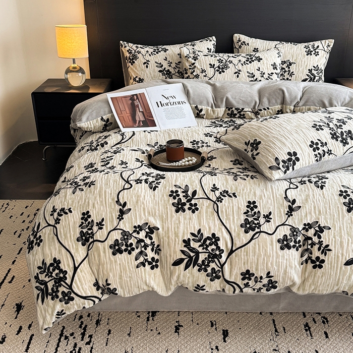 91家纺网 家纺一手货源 找家纺 卡罗兰 2025新款雕花烂花牛奶绒套件-缠花枝系列 缠花枝-迎春灰色