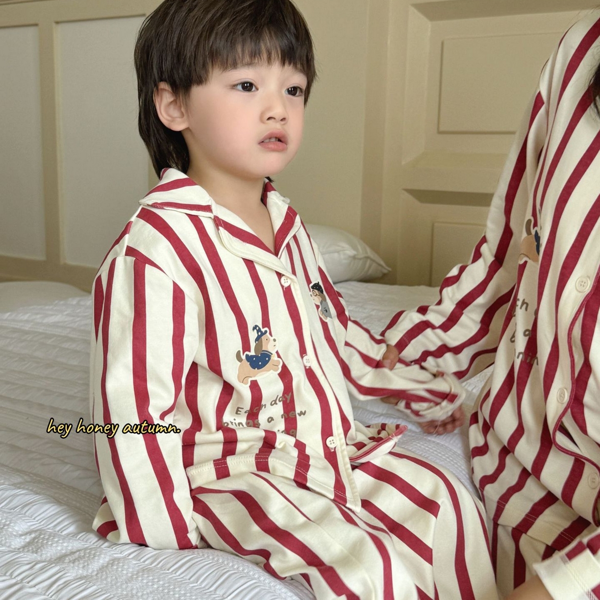 91家纺网 家纺一手货源 找家纺 2025新款母子大小卷 Hey honey儿童亲子款舒适棉毛针织家居服套装秋冬睡衣一件代发 ls805