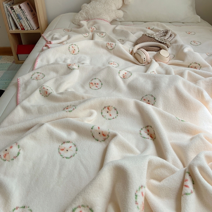 91家纺网 家纺一手货源 找家纺 萝莉家纺 2025新款四季多功能双面宝宝绒暖肤毯米粒绒毛毯 花环兔