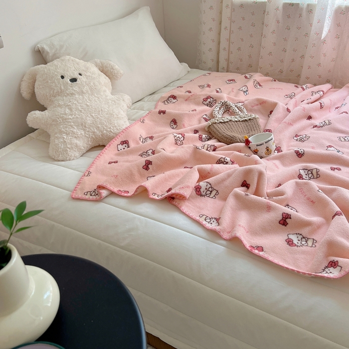91家纺网 家纺一手货源 找家纺 萝莉家纺 2025新款四季多功能双面宝宝绒暖肤毯米粒绒毛毯 小猫粉