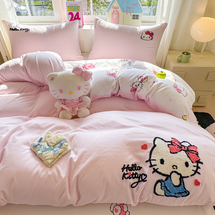 91家纺网 家纺一手货源 找家纺 艾特你 2025新款三丽鸥水洗云朵棉毛巾绣四件套-三丽鸥 甜心Kitty-粉