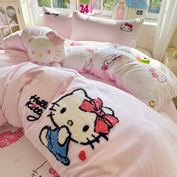 91家纺网 家纺一手货源 找家纺 艾特你 2025新款三丽鸥水洗云朵棉毛巾绣四件套-三丽鸥 甜心Kitty-粉