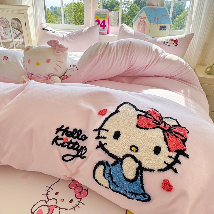 91家纺网 家纺一手货源 找家纺 艾特你 2025新款三丽鸥水洗云朵棉毛巾绣四件套-三丽鸥 甜心Kitty-粉