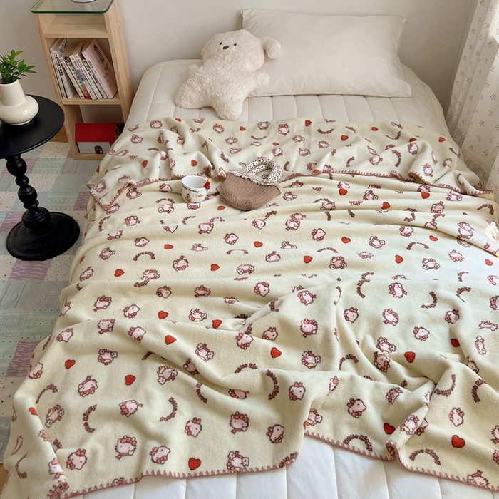 91家纺网 家纺一手货源 找家纺 萝莉家纺 2025新款四季多功能双面宝宝绒暖肤毯米粒绒毛毯 小猫绿