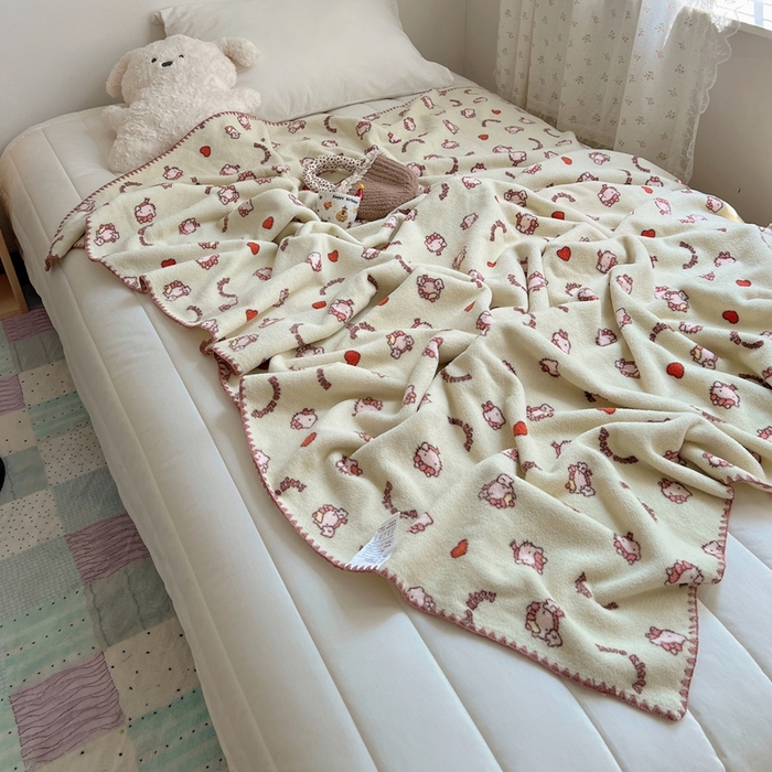 91家纺网 家纺一手货源 找家纺 萝莉家纺 2025新款四季多功能双面宝宝绒暖肤毯米粒绒毛毯 小猫绿