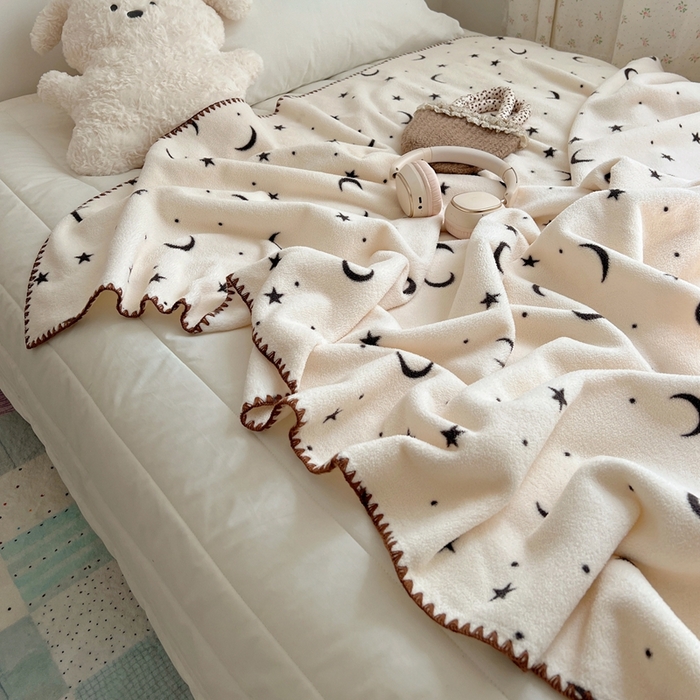 91家纺网 家纺一手货源 找家纺 萝莉家纺 2025新款四季多功能双面宝宝绒暖肤毯米粒绒毛毯 星星月亮