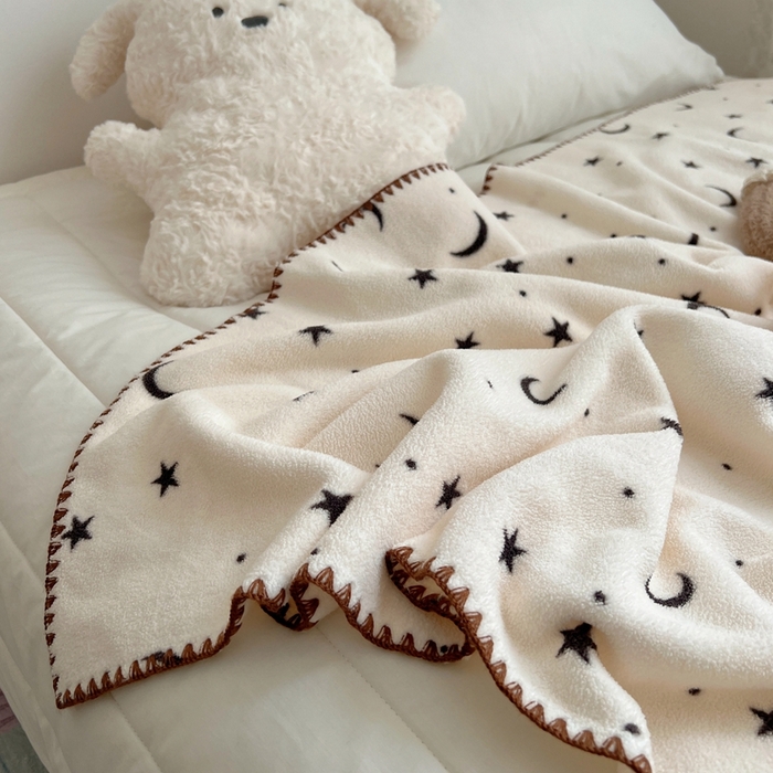 91家纺网 家纺一手货源 找家纺 萝莉家纺 2025新款四季多功能双面宝宝绒暖肤毯米粒绒毛毯 星星月亮