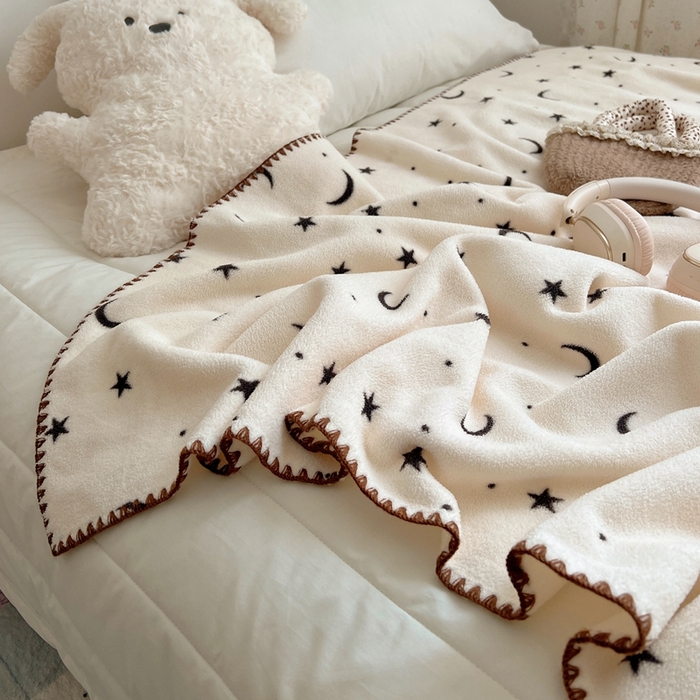 91家纺网 家纺一手货源 找家纺 萝莉家纺 2025新款四季多功能双面宝宝绒暖肤毯米粒绒毛毯 星星月亮