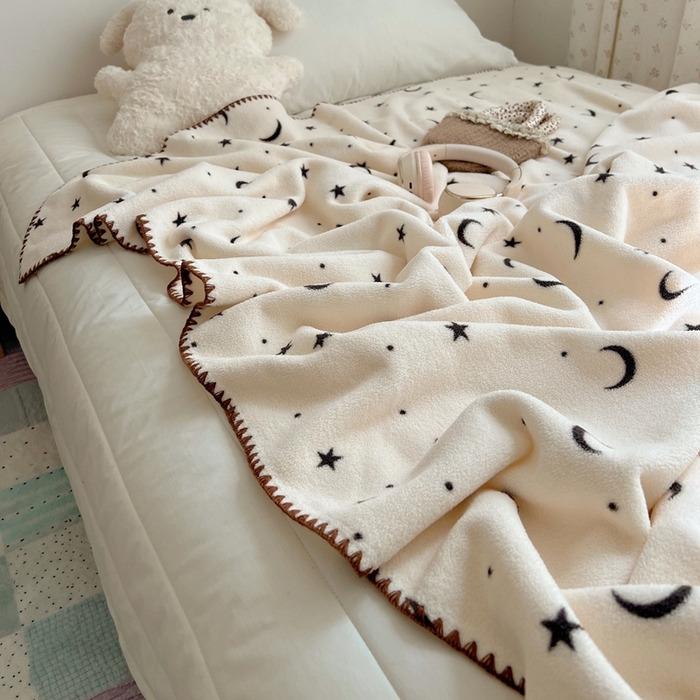 91家纺网 家纺一手货源 找家纺 萝莉家纺 2025新款四季多功能双面宝宝绒暖肤毯米粒绒毛毯 星星月亮