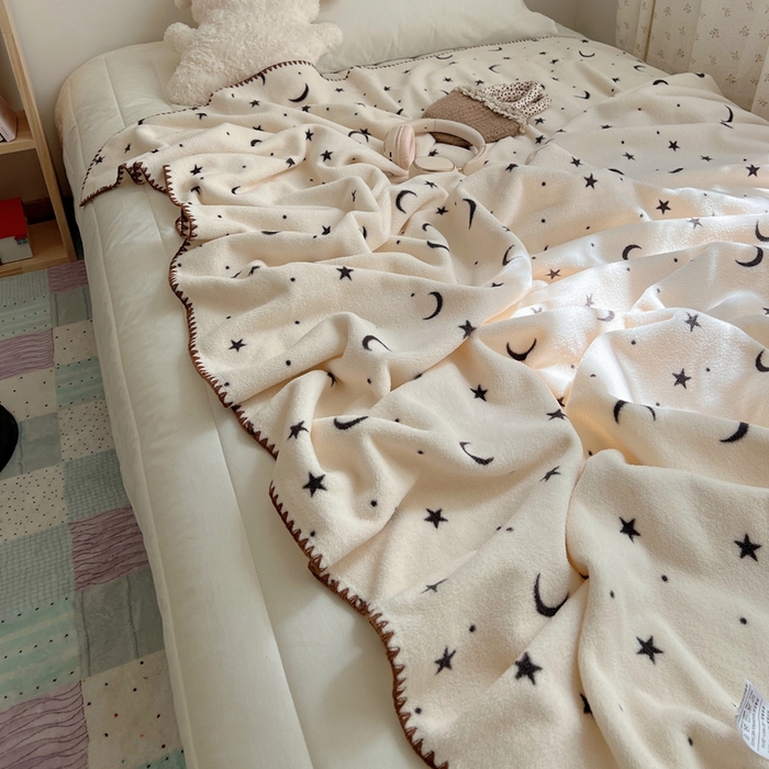 91家纺网 家纺一手货源 找家纺 萝莉家纺 2025新款四季多功能双面宝宝绒暖肤毯米粒绒毛毯 星星月亮