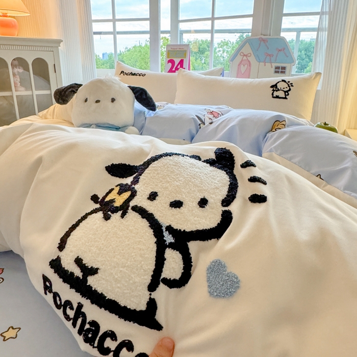 91家纺网 家纺一手货源 找家纺 艾特你 2025新款三丽鸥水洗云朵棉毛巾绣四件套-三丽鸥 调皮狗-白