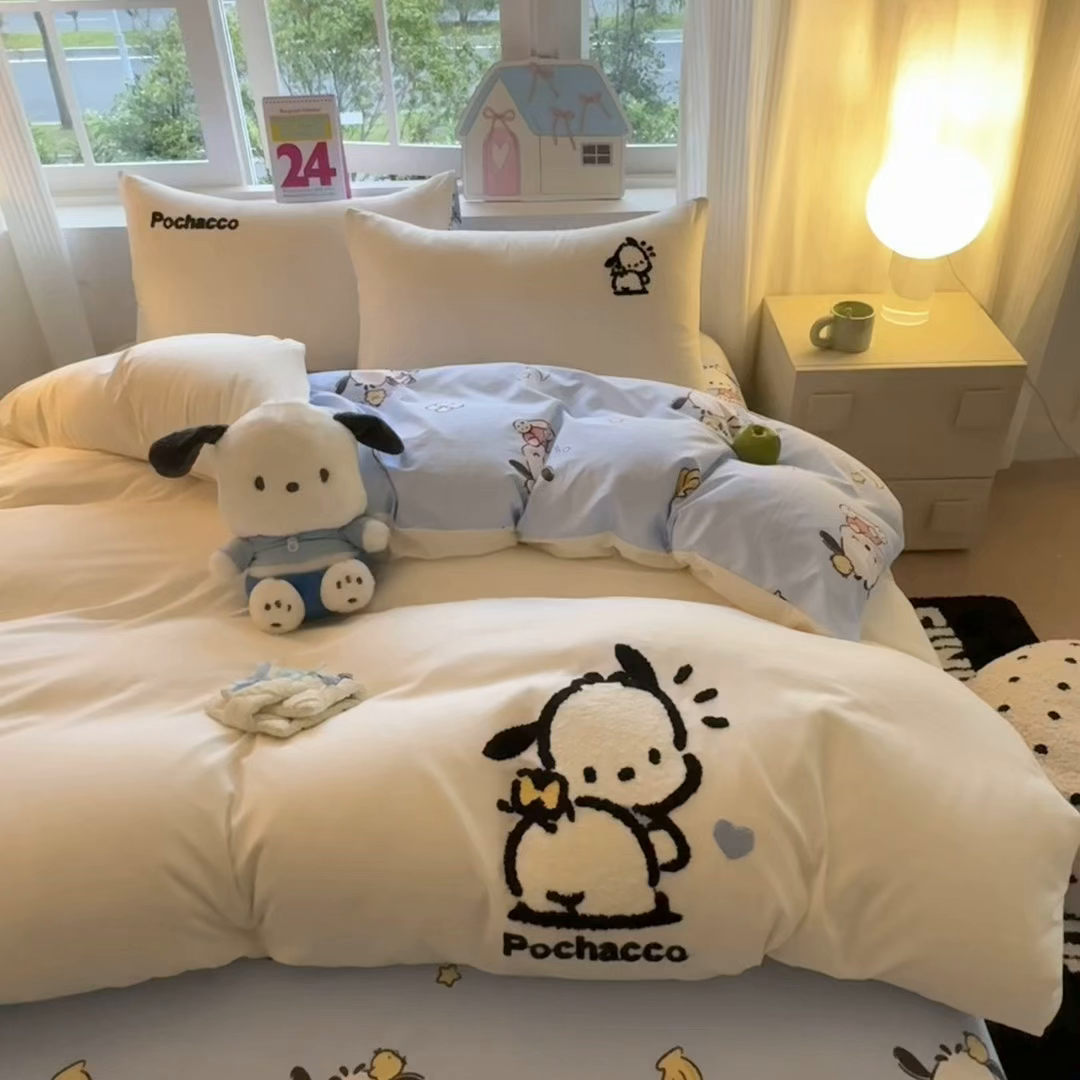 91家纺网 家纺一手货源 找家纺 艾特你 2025新款三丽鸥水洗云朵棉毛巾绣四件套-三丽鸥 调皮狗-白