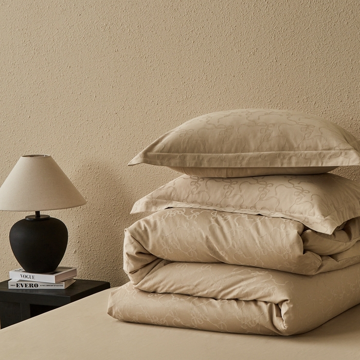 91家纺网 家纺一手货源 找家纺 顾家家居 2025新款全棉厚织提花四件套 洛川--暖玉