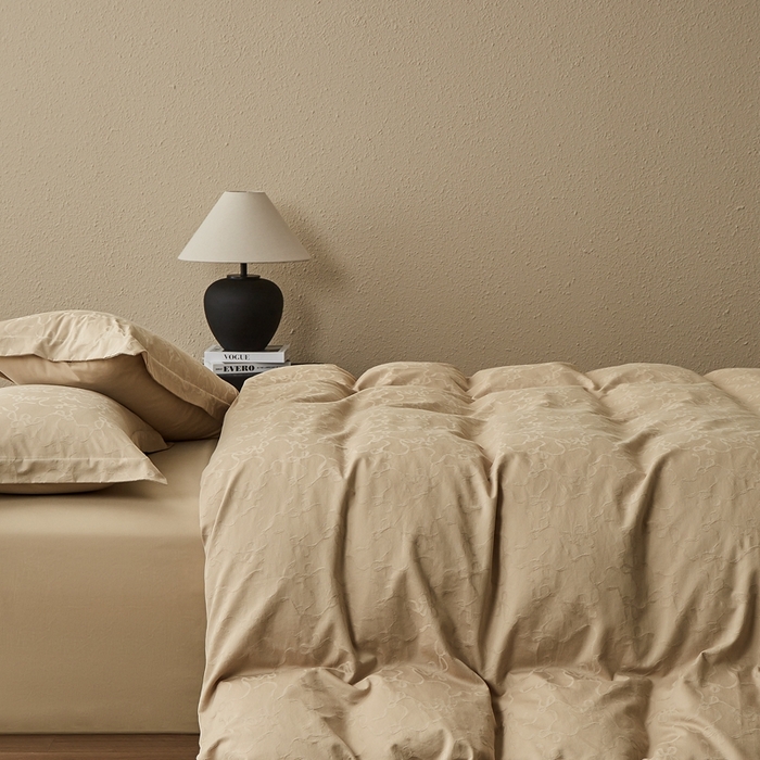 91家纺网 家纺一手货源 找家纺 顾家家居 2025新款全棉厚织提花四件套 洛川--暖玉