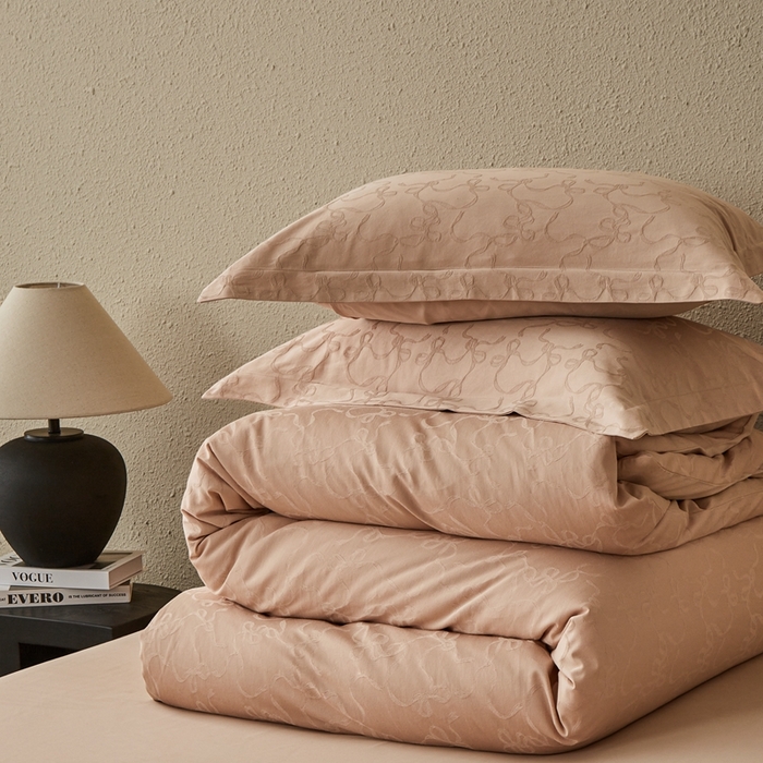 91家纺网 家纺一手货源 找家纺 顾家家居 2025新款全棉厚织提花四件套 洛川--霞光