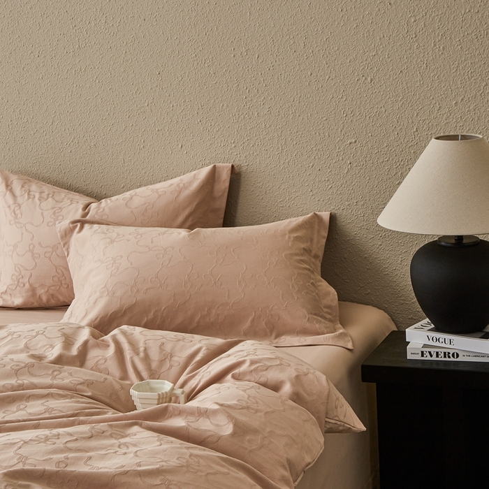 91家纺网 家纺一手货源 找家纺 顾家家居 2025新款全棉厚织提花四件套 洛川--霞光