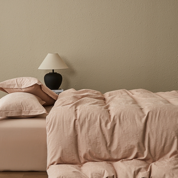 91家纺网 家纺一手货源 找家纺 顾家家居 2025新款全棉厚织提花四件套 洛川--霞光