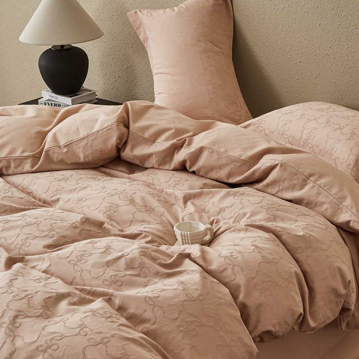 91家纺网 家纺一手货源 找家纺 顾家家居 2025新款全棉厚织提花四件套 洛川--霞光