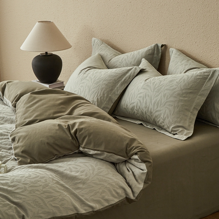 91家纺网 家纺一手货源 找家纺 顾家家居 2025新款全棉厚织提花四件套 弥生--茶褐