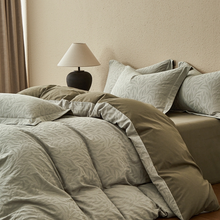 91家纺网 家纺一手货源 找家纺 顾家家居 2025新款全棉厚织提花四件套 弥生--茶褐