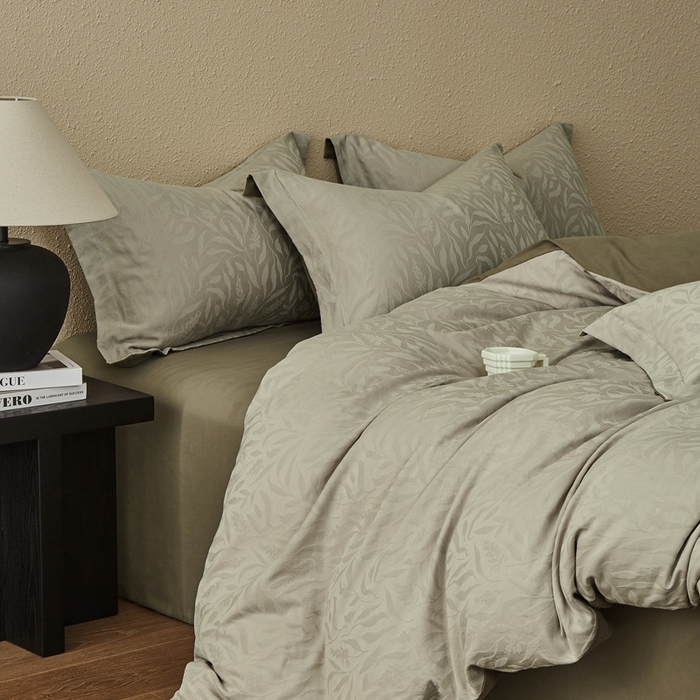 91家纺网 家纺一手货源 找家纺 顾家家居 2025新款全棉厚织提花四件套 弥生--茶褐