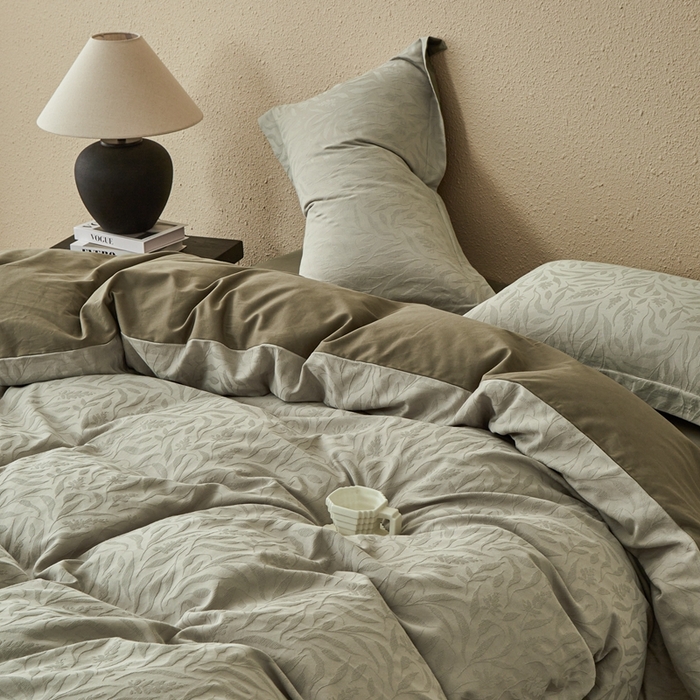 91家纺网 家纺一手货源 找家纺 顾家家居 2025新款全棉厚织提花四件套 弥生--茶褐